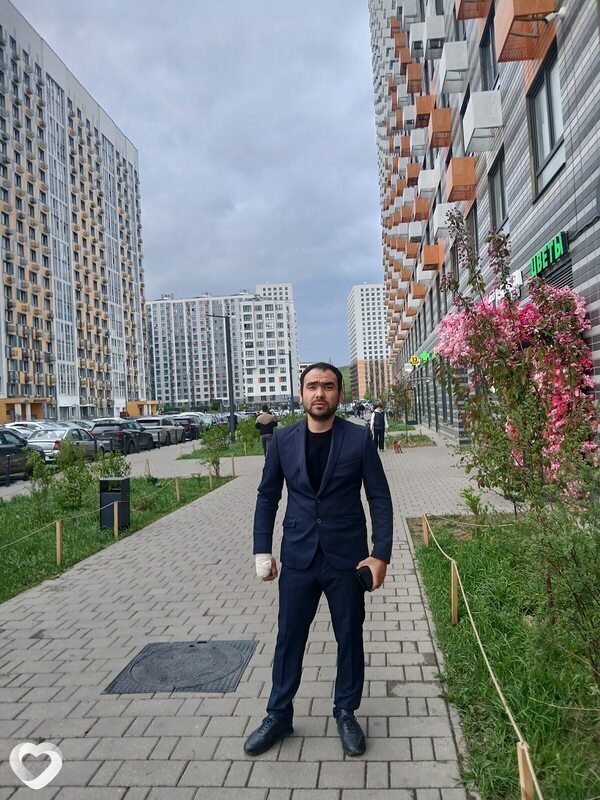 Алик, 28, Москве — анкета №2219942
