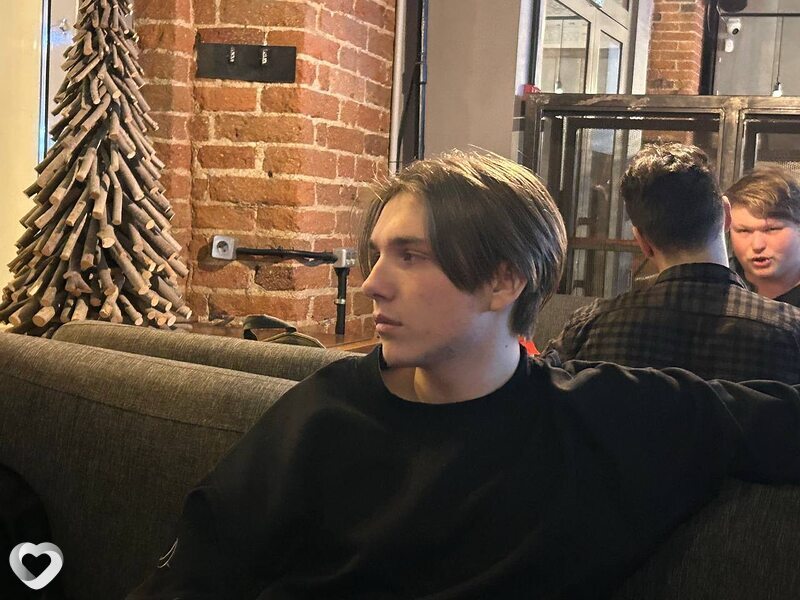 Михаил, 19, Екатеринбурге — анкета №2220140