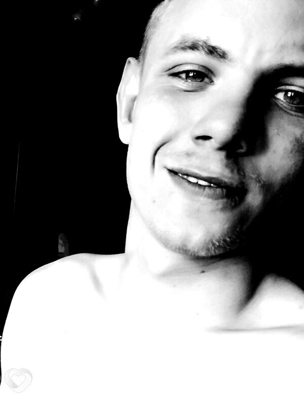 Виктор, 22, Магнитогорске — анкета №2220728