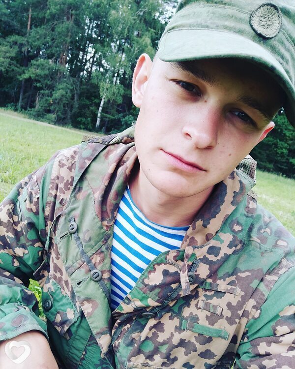 Артём, 25, Москве — анкета №2221230