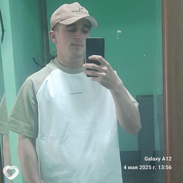 Саня, 23, Москве — анкета №2222522