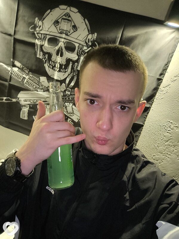 Паша, 21, Москве — анкета №2223932