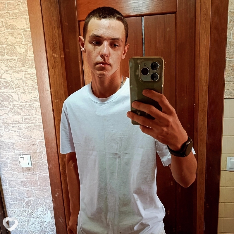 Артём, 20, Березе — анкета №2225210