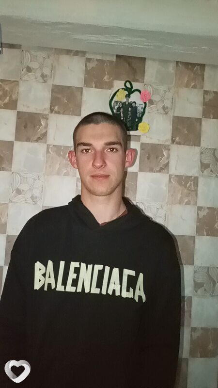 Максим, 22, Томске — анкета №2227677