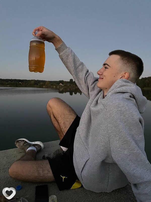 Паша, 21, Киеве — анкета №2228881