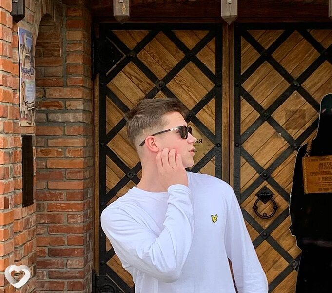 Дима, 19, Москве — анкета №2229099
