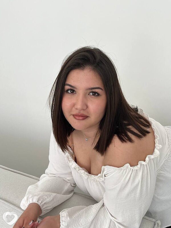 Мадина, 20, Екатеринбурге — анкета №2229155