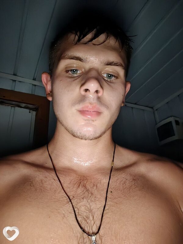 Максим, 23, Саратове — анкета №2229346