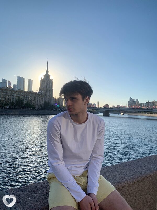 Артём, 23, Москве — анкета №2229347