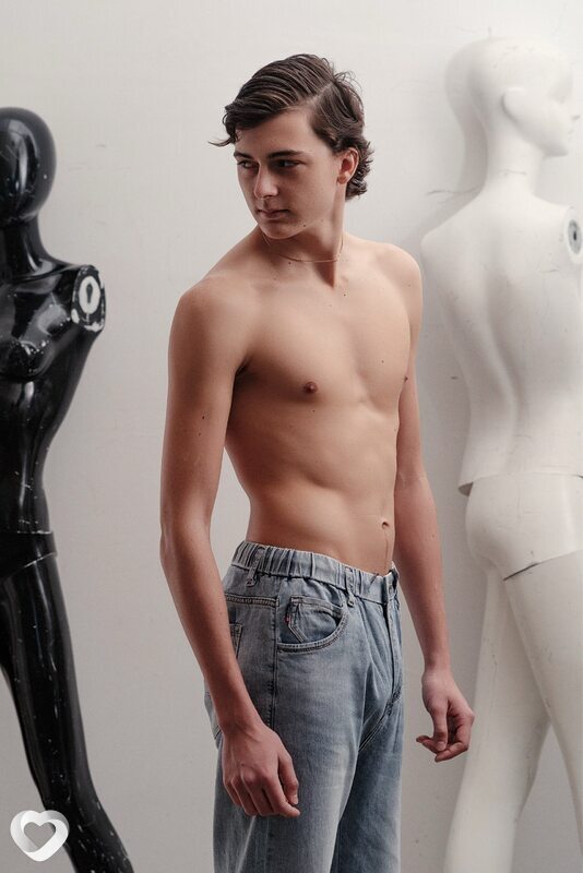Алексей, 19, Москве — анкета №2229302