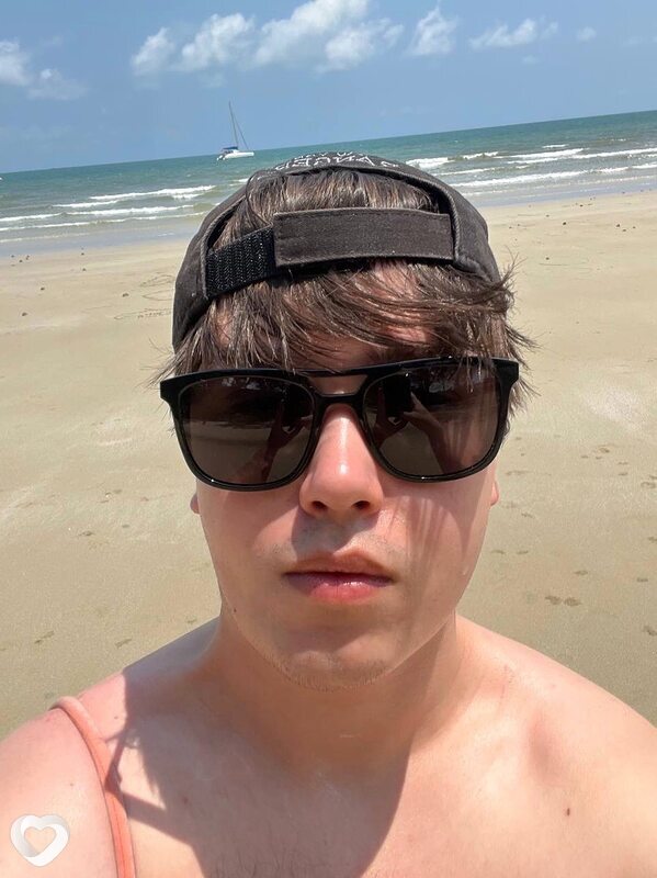 Артем, 23, Владивостоке — анкета №2232353