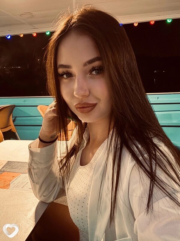 Милана, 23, Донецке — анкета №2232096