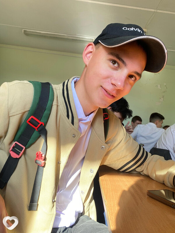 Паша, 19, Москве — анкета №2233068