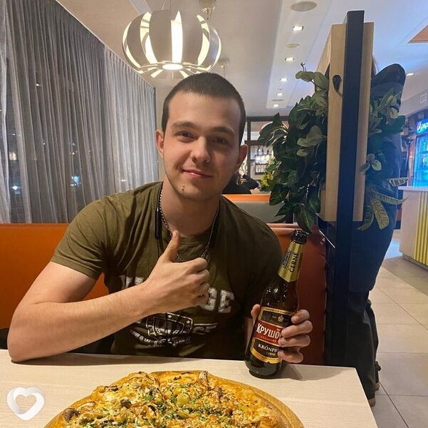 Александр, 21, Томске — анкета №2235236