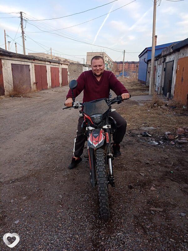 Артем, 34, Черногорске — анкета №2236581