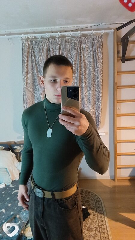 Виктор, 19, Москве — анкета №2237310