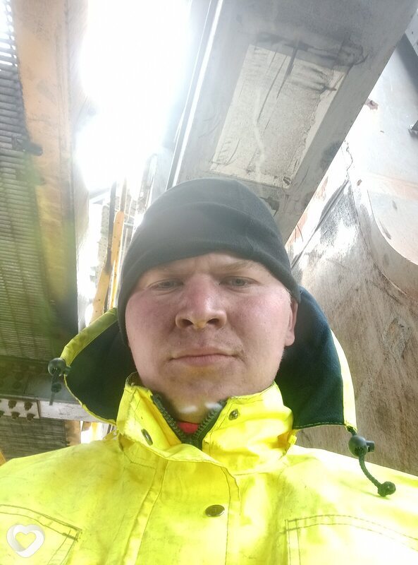 Артём, 28, Углегорск (Сахалинская область) — анкета №2237547