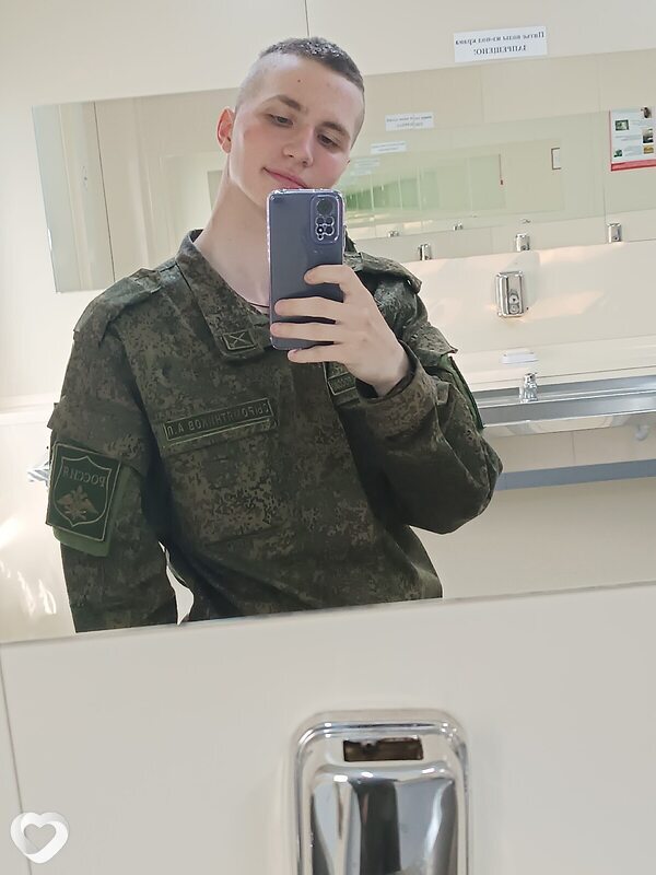 Лёша, 24, Екатеринбурге — анкета №2237678