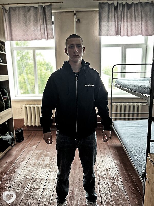 Максим, 23, Тюмени — анкета №2238236
