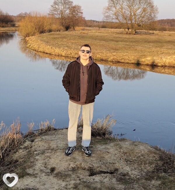 Александр, 22, Бобруйске — анкета №2238390