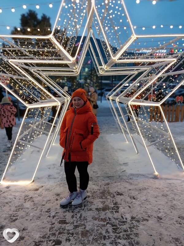 Карина, 23, Барнауле — анкета №2239972