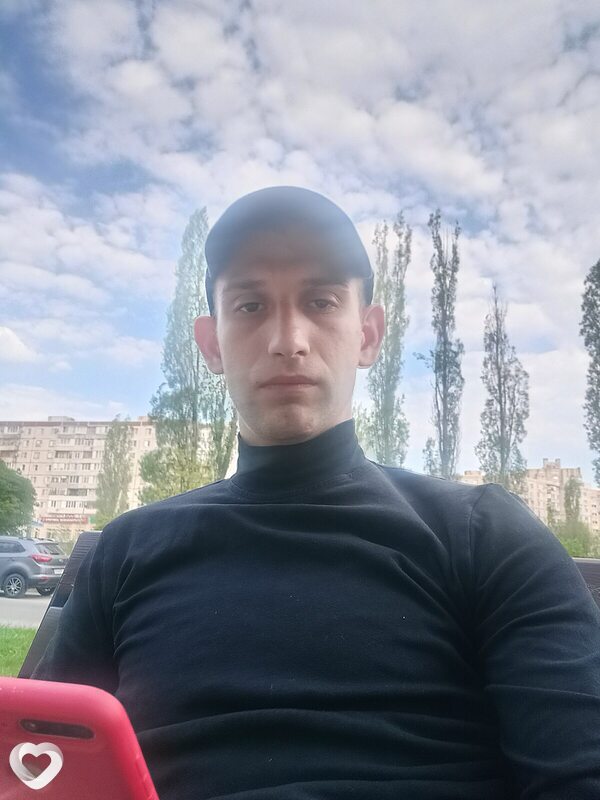 Максим, 27, Старом Осколе — анкета №2240818