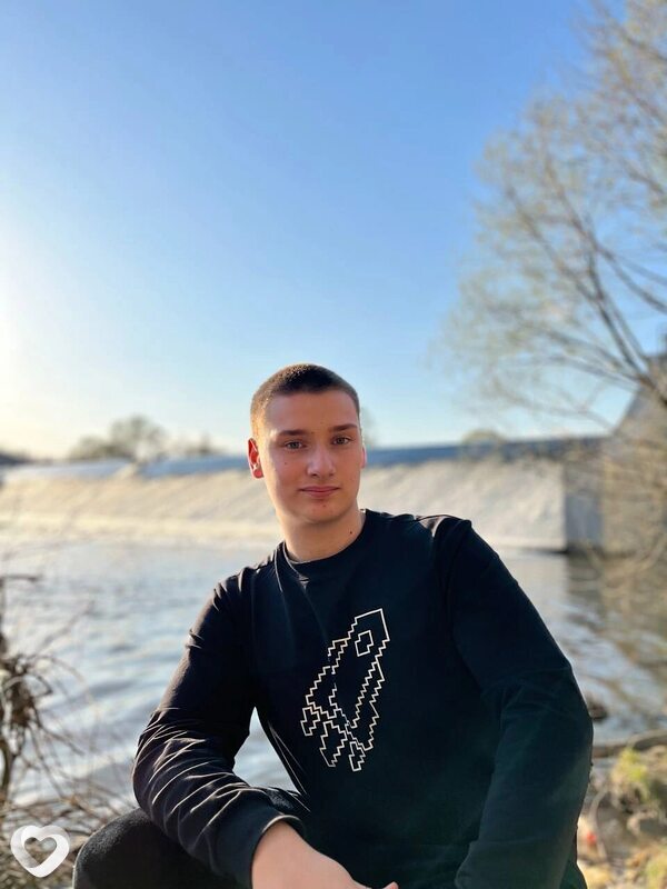 Захар, 23, Москве — анкета №2241148