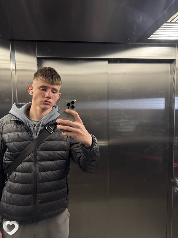Лёнчик, 20, Санкт-Петербурге — анкета №2242762