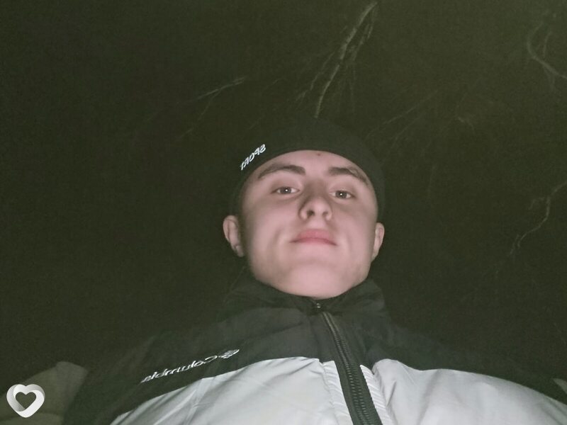 Макс, 19, Усолье-Сибирское — анкета №2242751