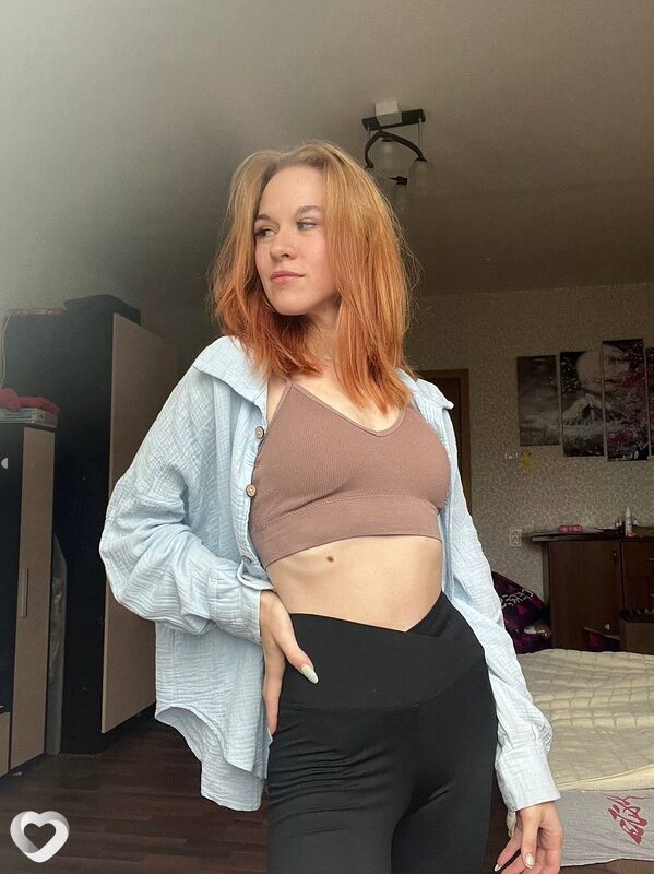 Карина, 23, Уссурийске — анкета №2243512