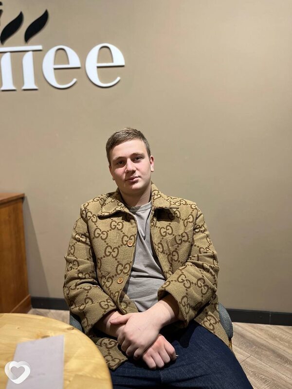 Виктор, 20, Москве — анкета №2244979