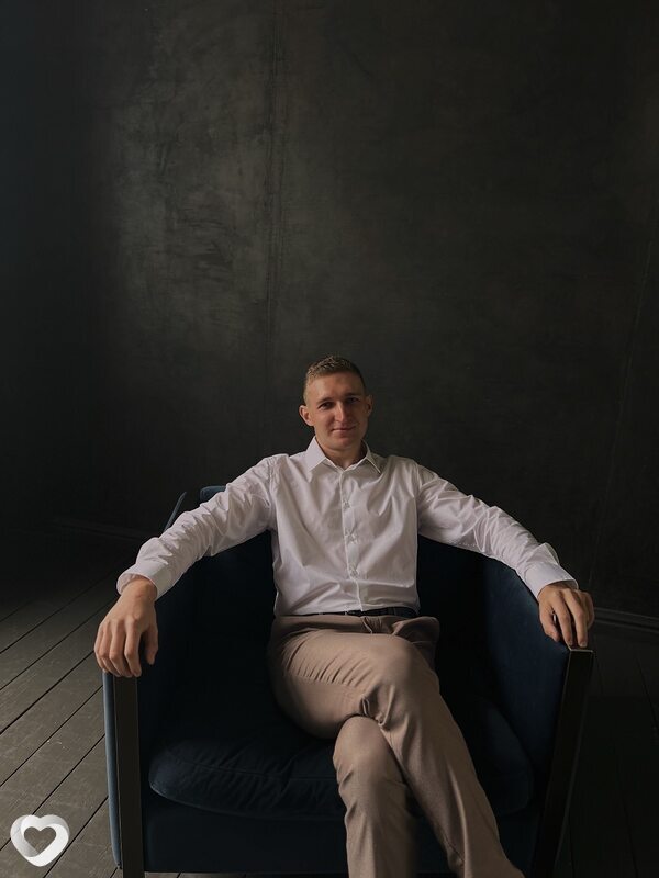 Максим, 25, Барнауле — анкета №2246032