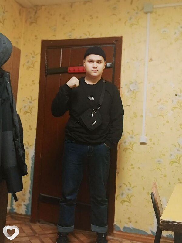 Дима, 21, Богучаре — анкета №2249392