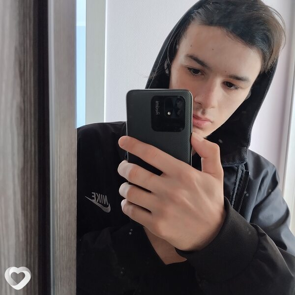 Артëм, 22, Тюмени — анкета №2249578