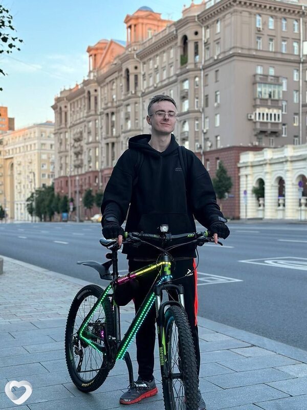 Костя, 21, Москве — анкета №2249237