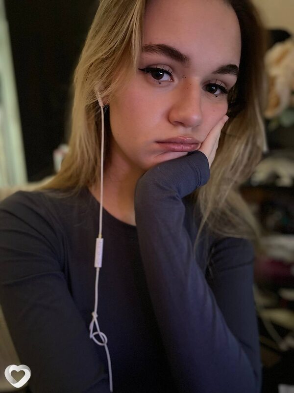 Алина, 21, Иванове — анкета №2250660