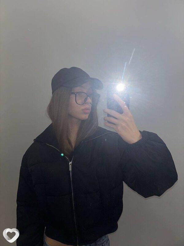 Василиса, 19, Петрозаводске — анкета №2250396
