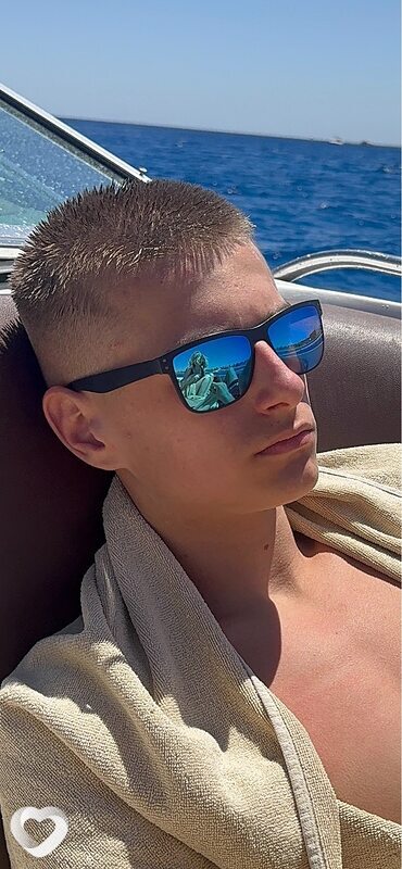 Дмитрий, 19, Екатеринбурге — анкета №2252437
