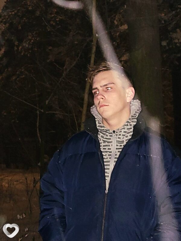Артем, 21, Старой Купавне — анкета №2253225