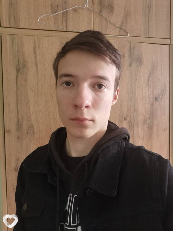 Максим, 21, Москве — анкета №2255001