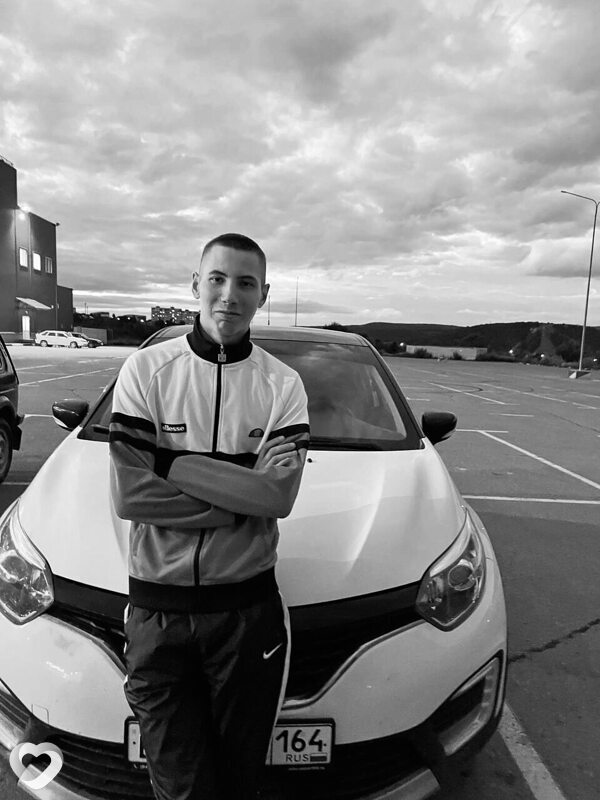 Артем, 21, Балакове — анкета №2257308