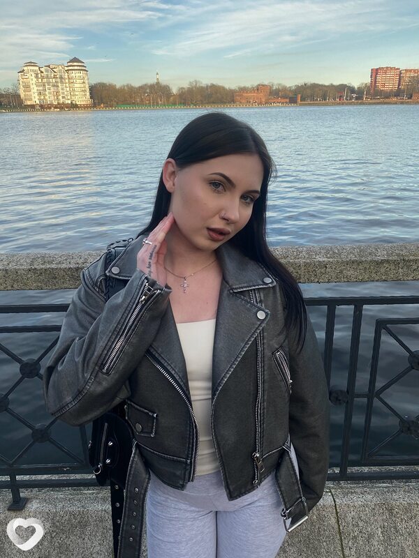 Яна, 21, Москве — анкета №2259464
