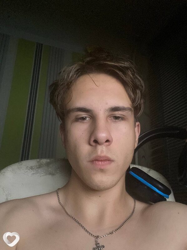 Максим, 20, Екатеринбурге — анкета №2260688