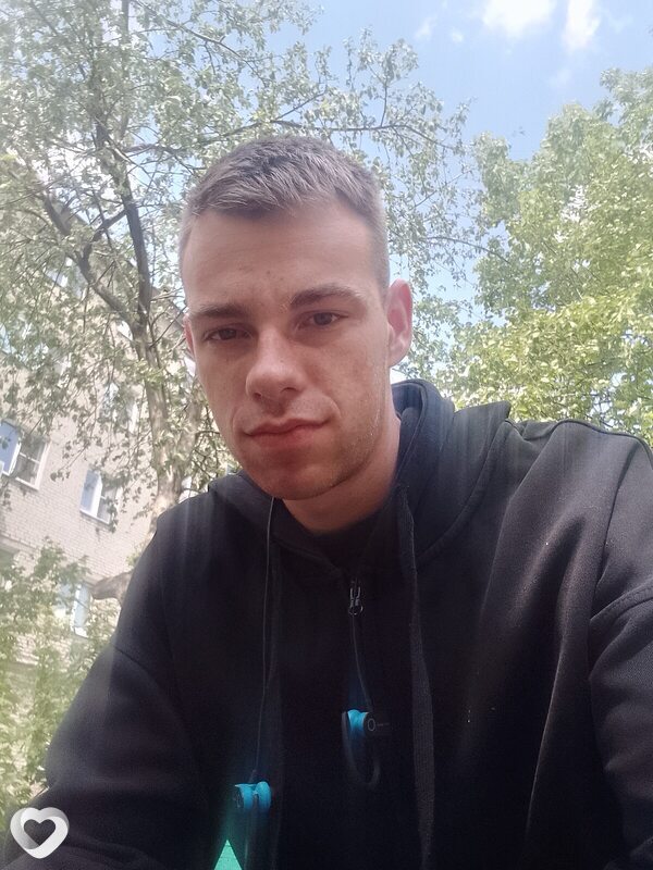 Артём, 22, Электростали — анкета №2262280