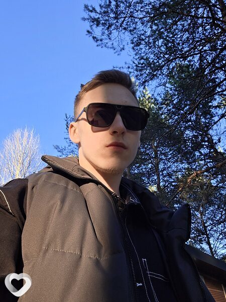 Андрей, 19, Сургуте — анкета №2262129