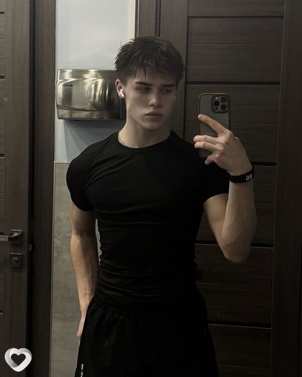 Денис, 23, Ташкент — анкета №2262316