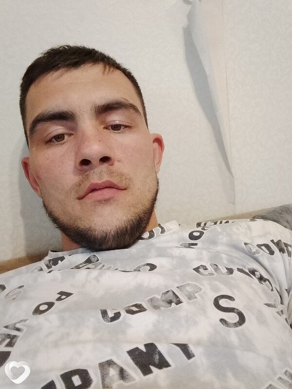 Евгений, 27, Артеме — анкета №2263133