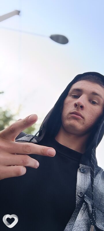 Денис, 20, Уссурийске — анкета №2263419