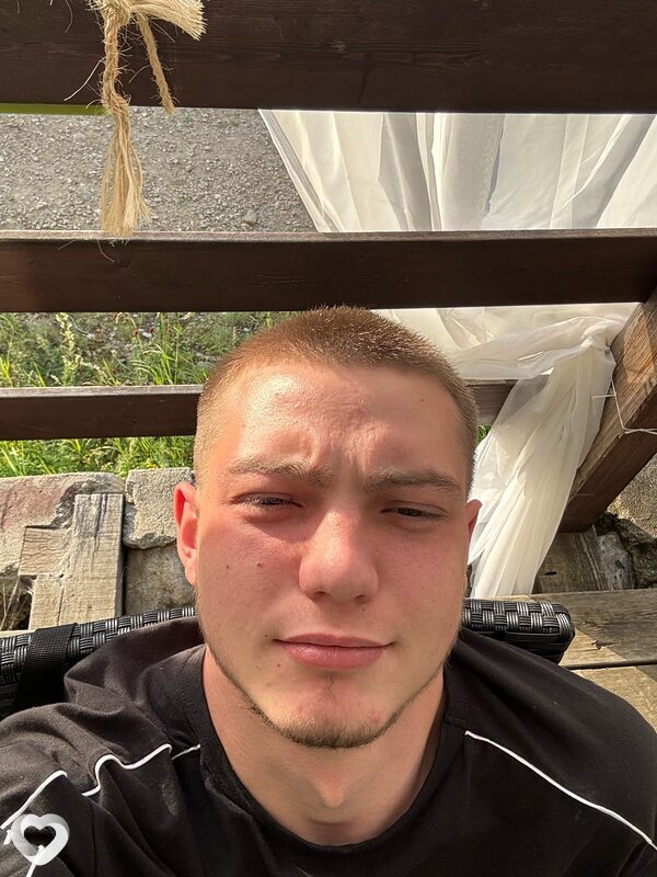 Артём, 20, Иркутске — анкета №2265322