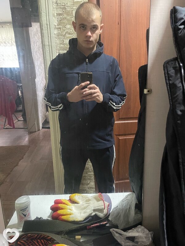 Дмитрий, 19, Шахтах — анкета №2266028